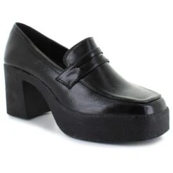 Hot Tomato Gadget Loafer